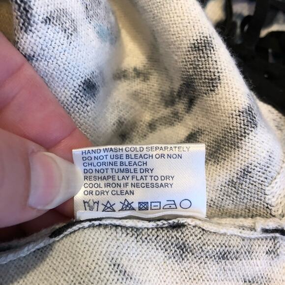 Tyler Boe white black blue fringe trim animal print sweater size Medium - Picture 8 of 13